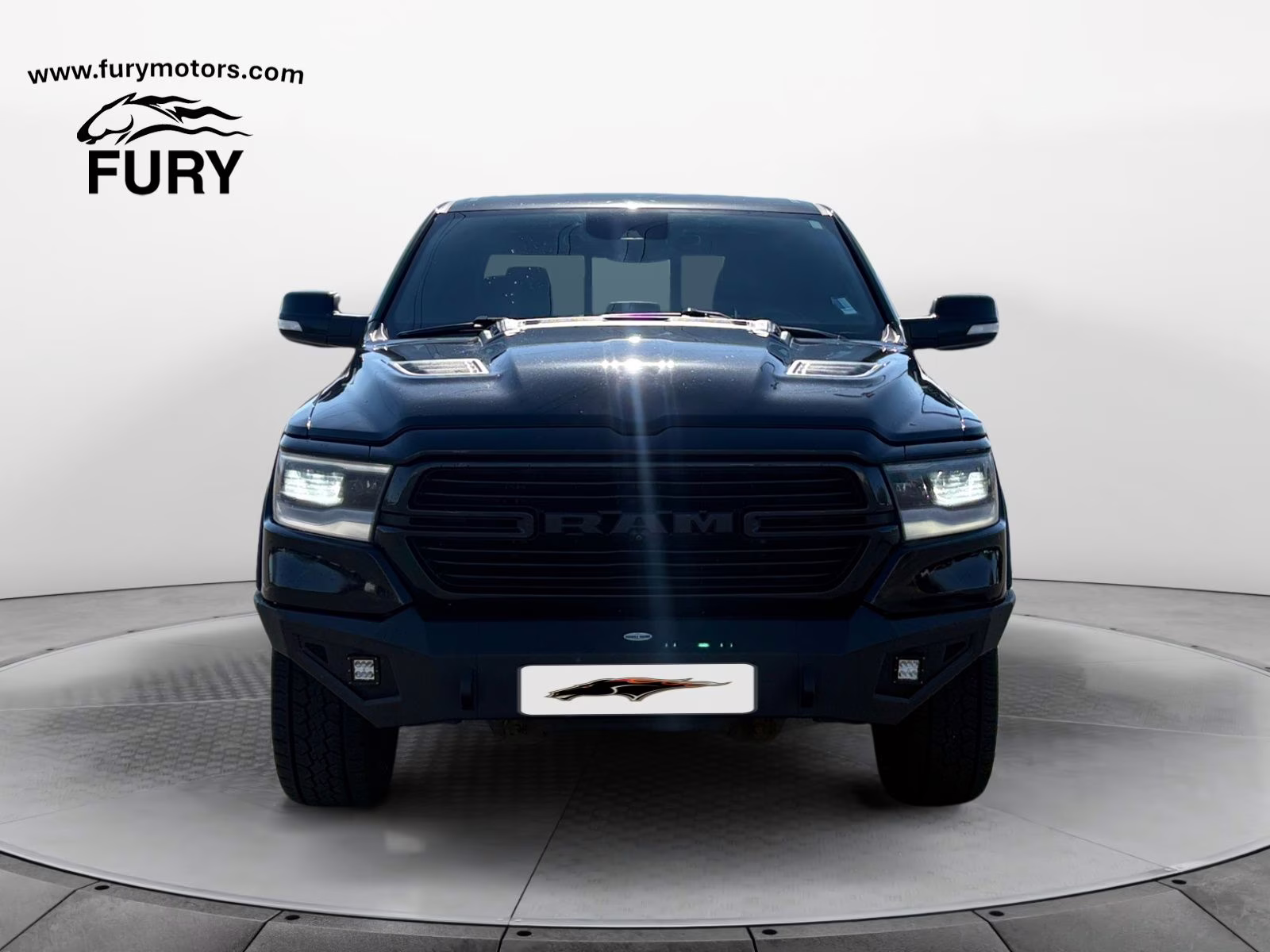 2019 Diamond Black Crystal Pearlcoat Ram 1500 Laramie 4X4 Truck