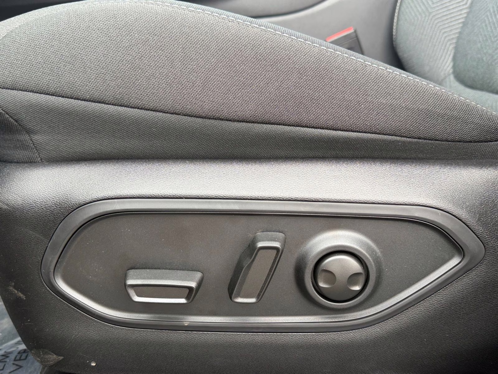 2026 Red Hot Pearlcoat Jeep Cherokee Laredo 4X4 SUV