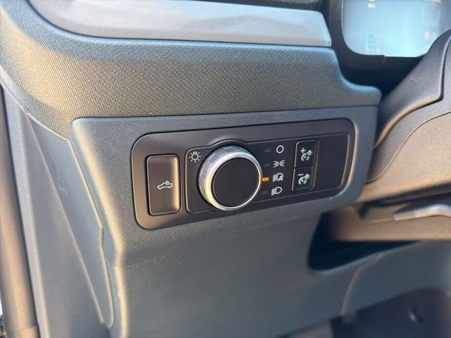 2026 Oxford White Ford Maverick XL FWD Truck