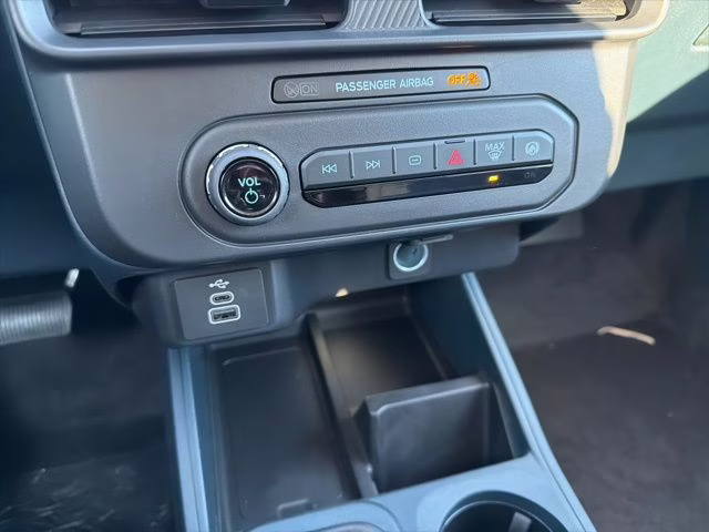 2026 Oxford White Ford Maverick XL FWD Truck