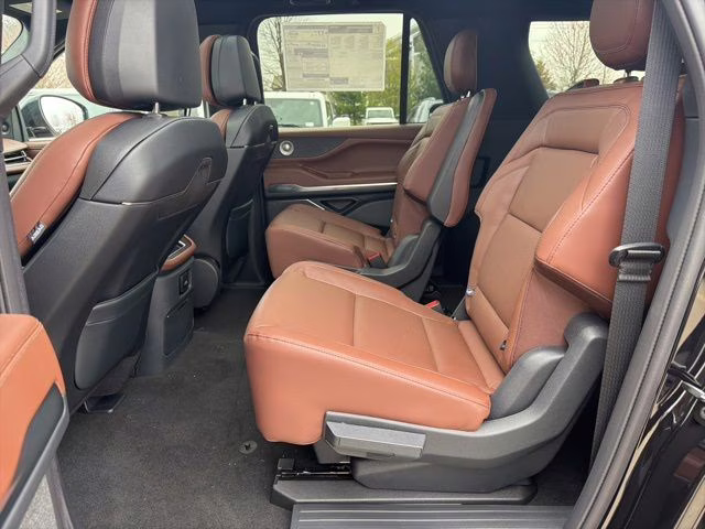 2026 Infinite Black Metallic Clearcoat Lincoln Navigator L Reserve 4X4 SUV