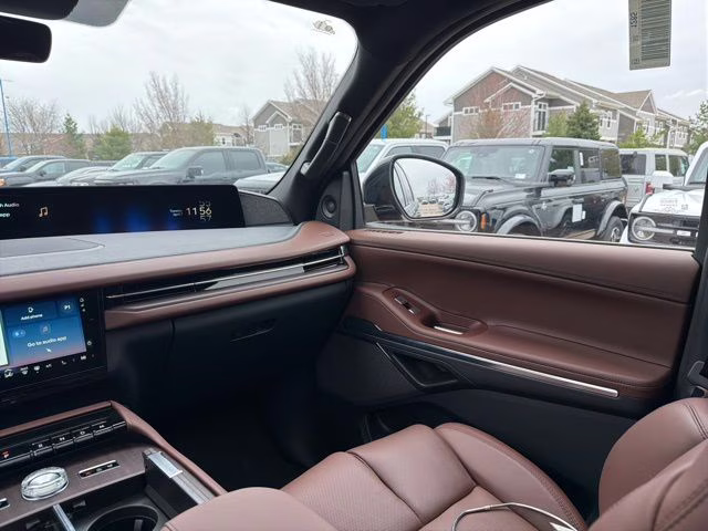 2026 Infinite Black Metallic Clearcoat Lincoln Navigator L Reserve 4X4 SUV