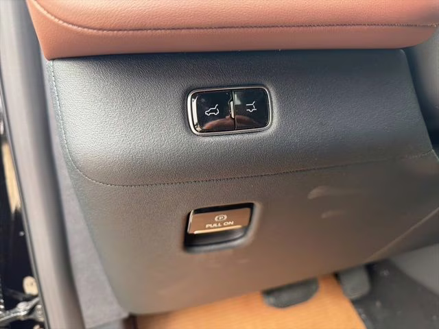 2026 Infinite Black Metallic Clearcoat Lincoln Navigator L Reserve 4X4 SUV