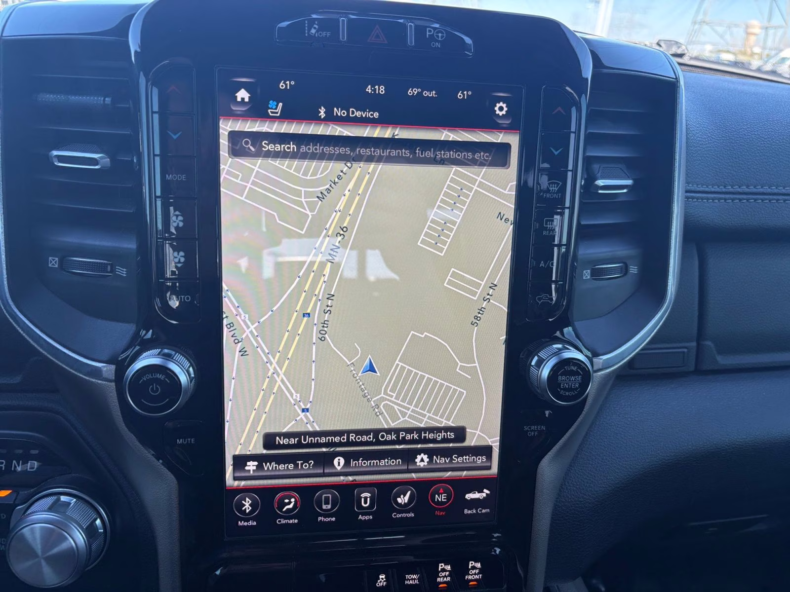 2019 Diamond Black Crystal Pearlcoat Ram 1500 Laramie 4X4 Truck