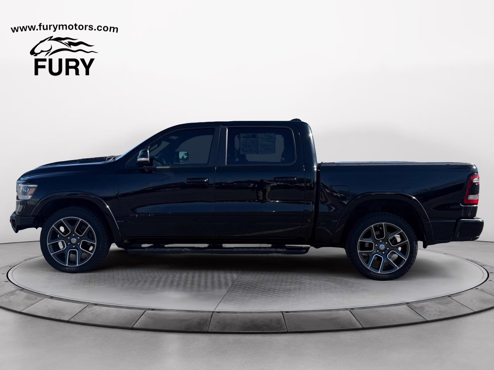 2019 Diamond Black Crystal Pearlcoat Ram 1500 Laramie 4X4 Truck
