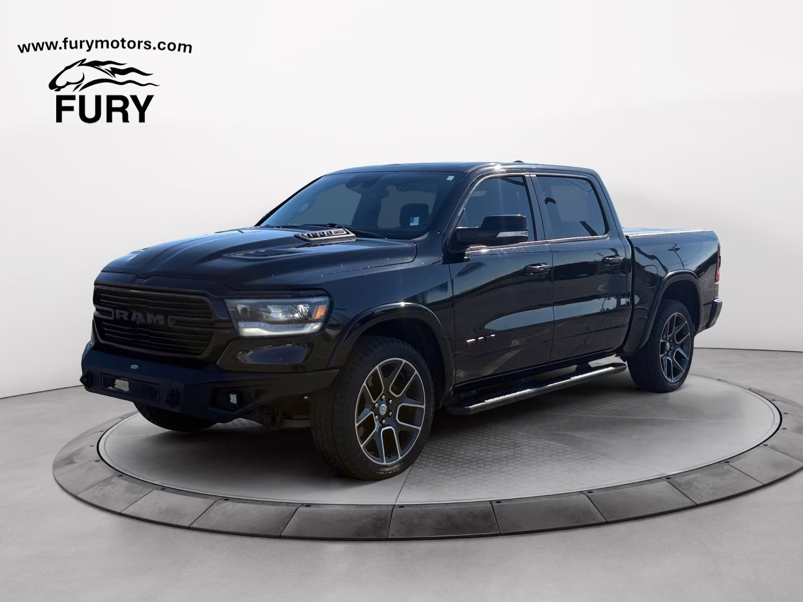 2019 Diamond Black Crystal Pearlcoat Ram 1500 Laramie 4X4 Truck