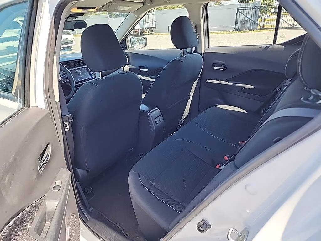 2024 Aspen White Tricoat/Super Black Nissan Kicks SV FWD SUV