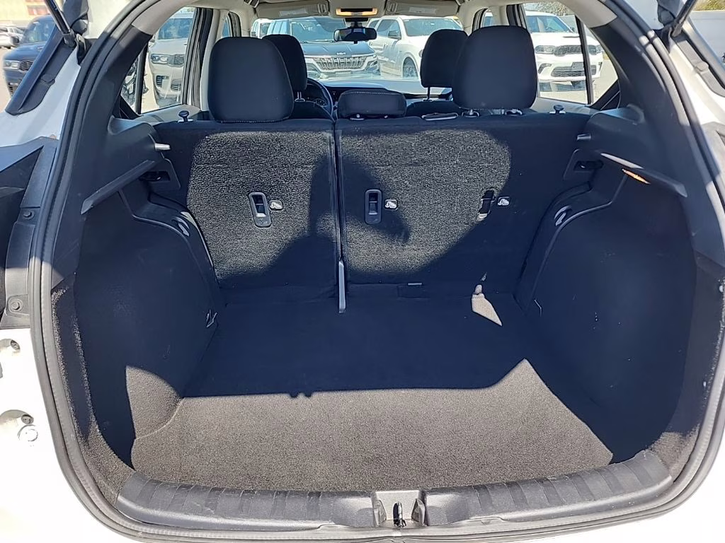 2024 Aspen White Tricoat/Super Black Nissan Kicks SV FWD SUV