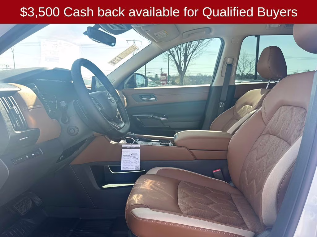 2026 Everest White Pearl Tricoat Nissan Pathfinder Platinum 4X4 SUV