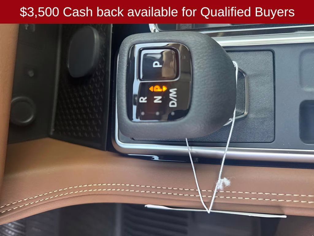 2026 Everest White Pearl Tricoat Nissan Pathfinder Platinum 4X4 SUV