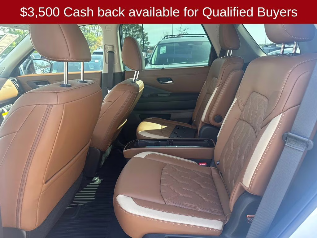 2026 Everest White Pearl Tricoat Nissan Pathfinder Platinum 4X4 SUV