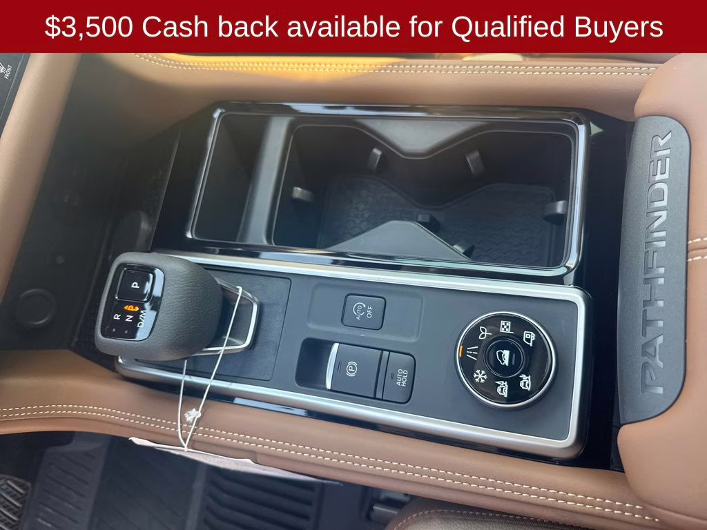 2026 Everest White Pearl Tricoat Nissan Pathfinder Platinum 4X4 SUV