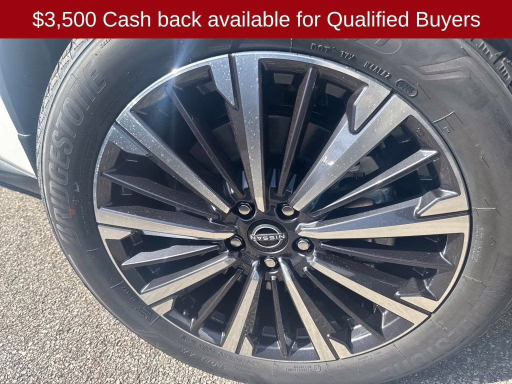 2026 Everest White Pearl Tricoat Nissan Pathfinder Platinum 4X4 SUV