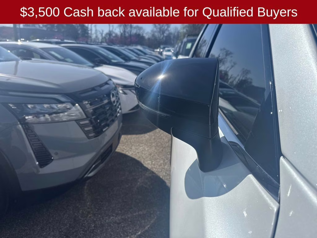 2026 Everest White Pearl Tricoat Nissan Pathfinder Platinum 4X4 SUV