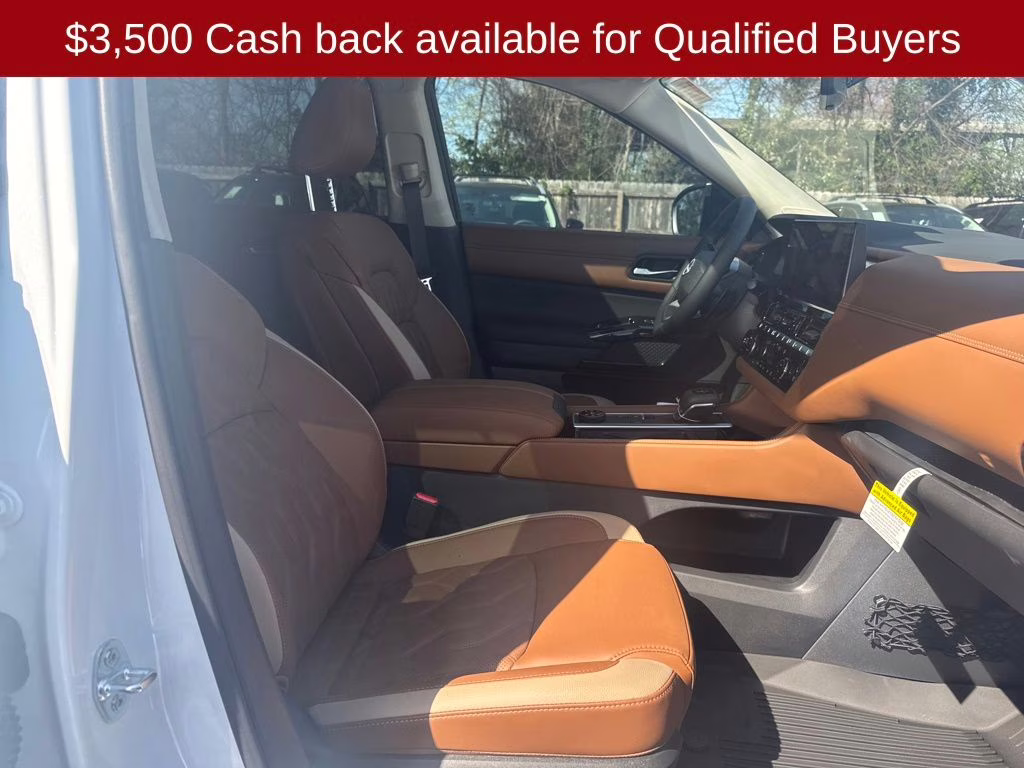 2026 Everest White Pearl Tricoat Nissan Pathfinder Platinum 4X4 SUV