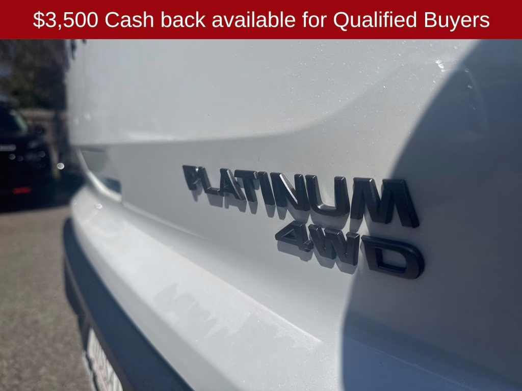 2026 Everest White Pearl Tricoat Nissan Pathfinder Platinum 4X4 SUV