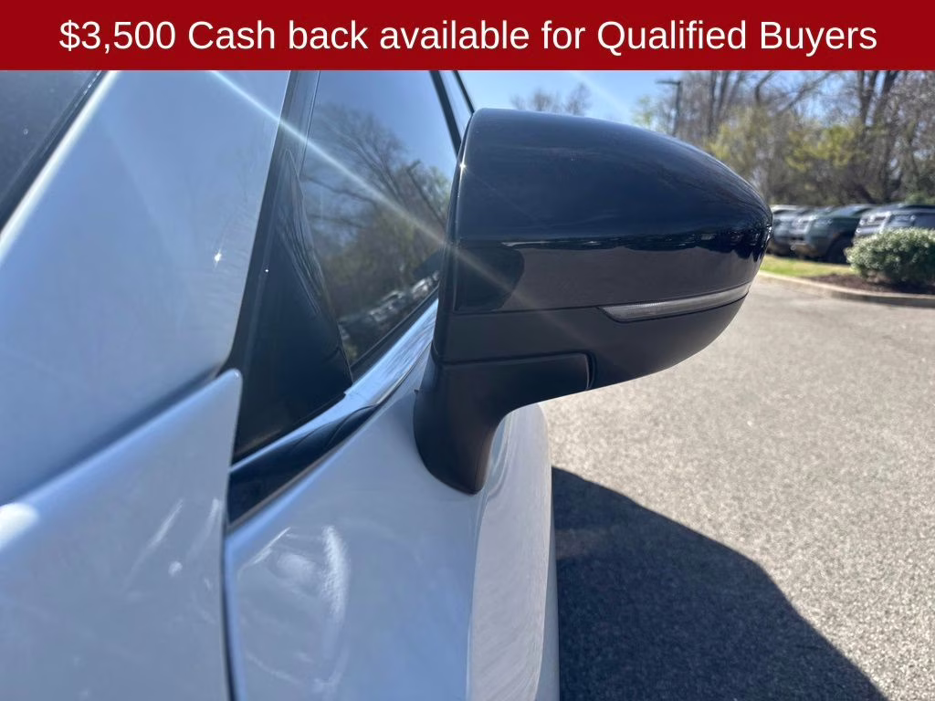 2026 Everest White Pearl Tricoat Nissan Pathfinder Platinum FWD SUV