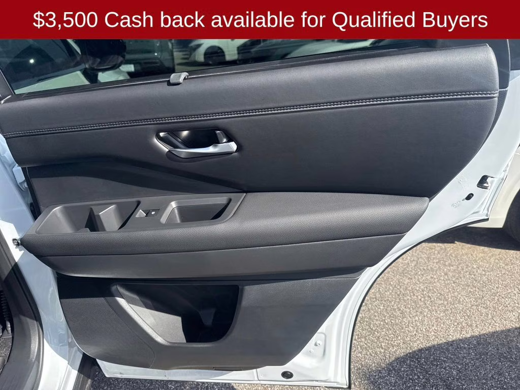 2026 Everest White Pearl Tricoat Nissan Pathfinder Platinum FWD SUV