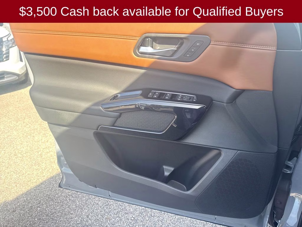 2026 Boulder Gray Pearl Nissan Pathfinder Platinum FWD SUV