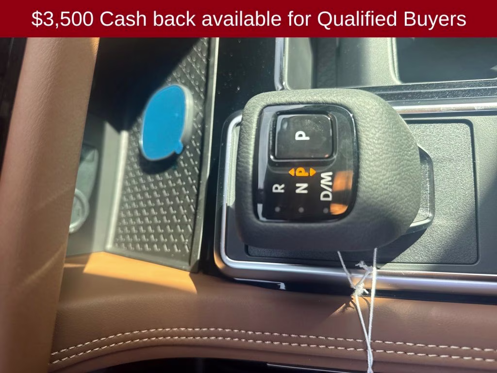 2026 Boulder Gray Pearl Nissan Pathfinder Platinum FWD SUV
