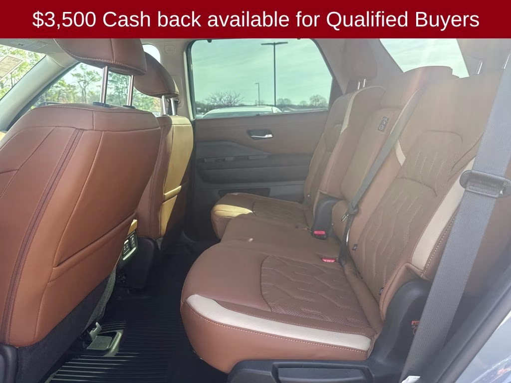 2026 Boulder Gray Pearl Nissan Pathfinder Platinum FWD SUV