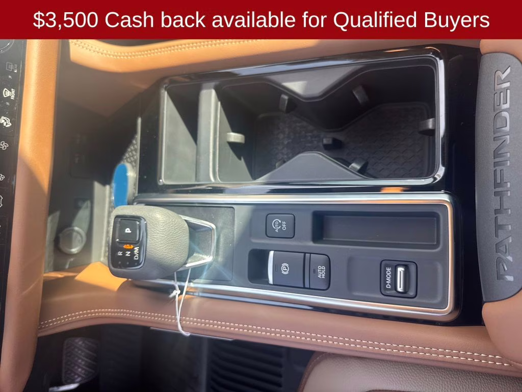 2026 Boulder Gray Pearl Nissan Pathfinder Platinum FWD SUV