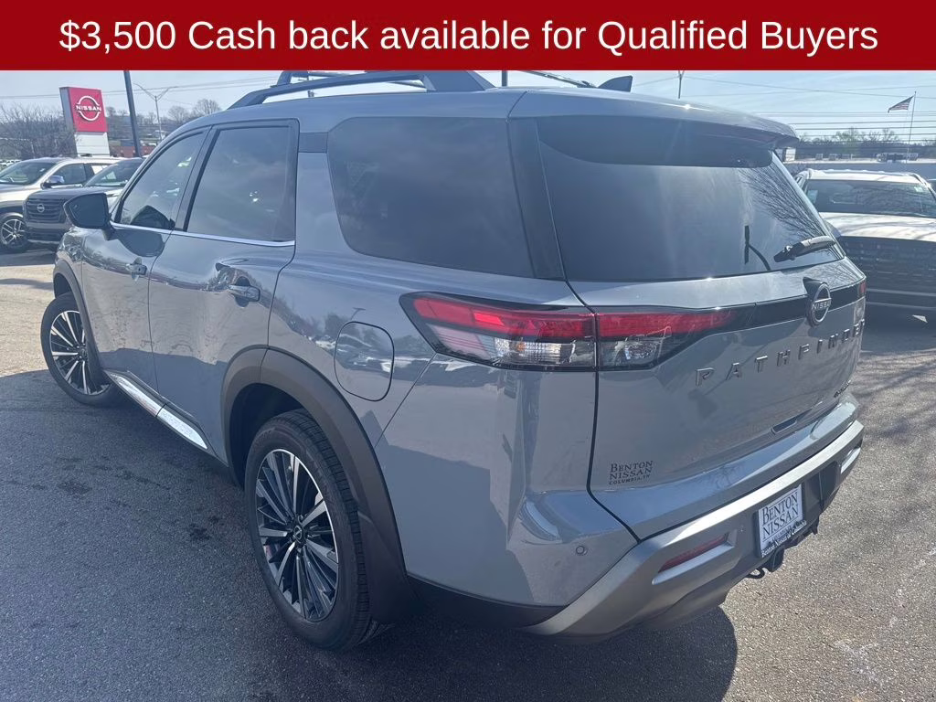 2026 Boulder Gray Pearl Nissan Pathfinder Platinum FWD SUV