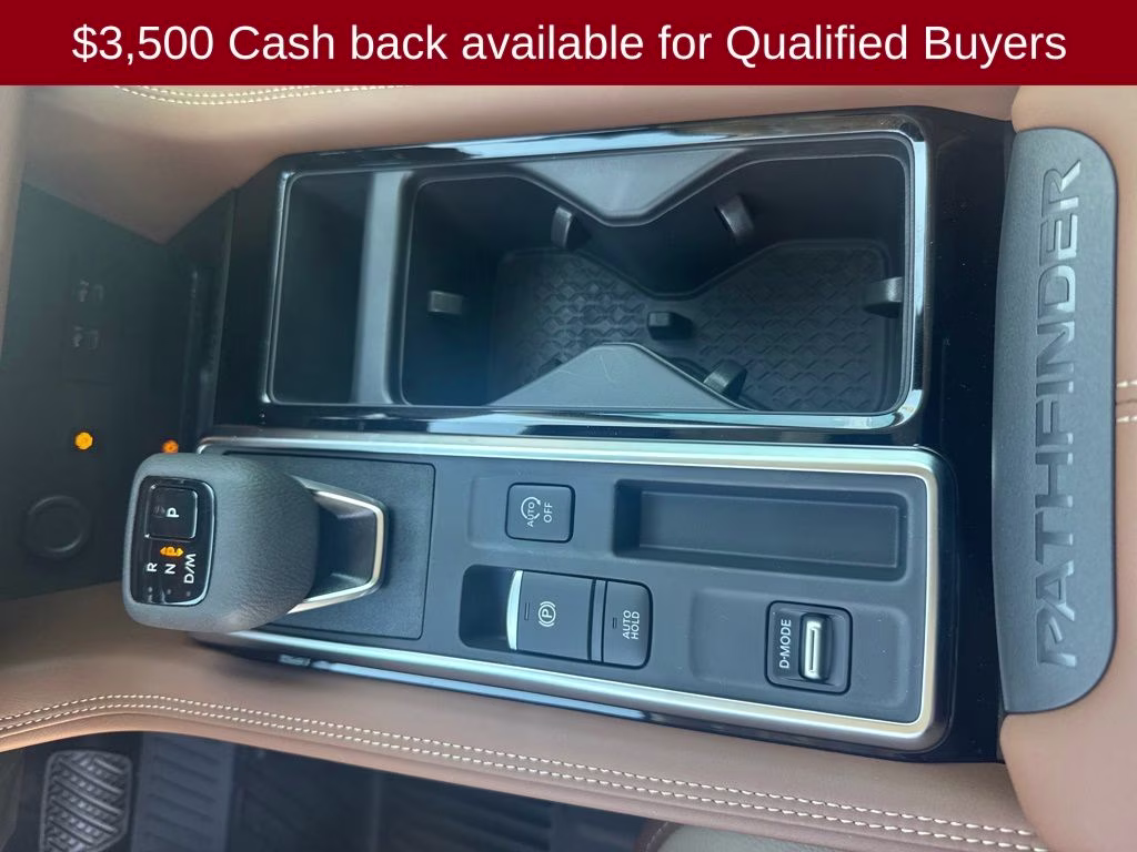 2026 Boulder Gray Pearl Nissan Pathfinder Platinum FWD SUV