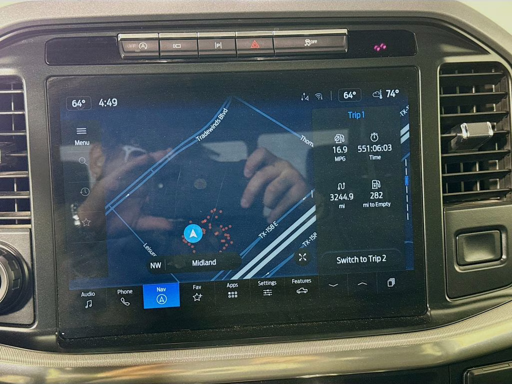 2024 Oxford White Ford F-150 Lariat 4X4 Truck