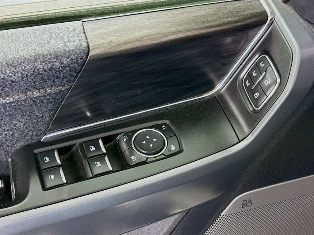 2024 Oxford White Ford F-150 Lariat 4X4 Truck