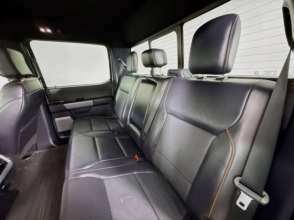 2024 Oxford White Ford F-150 Lariat 4X4 Truck