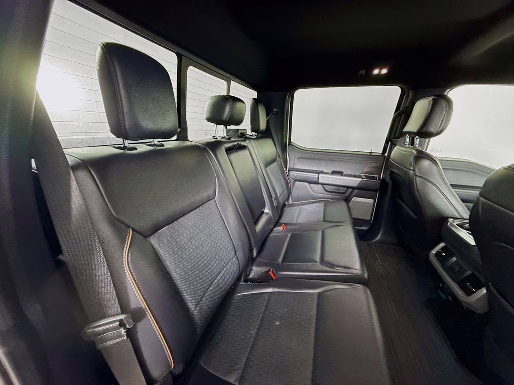 2024 Oxford White Ford F-150 Lariat 4X4 Truck