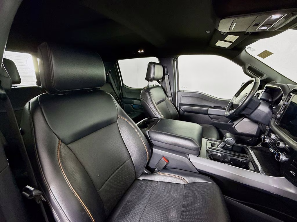 2024 Oxford White Ford F-150 Lariat 4X4 Truck