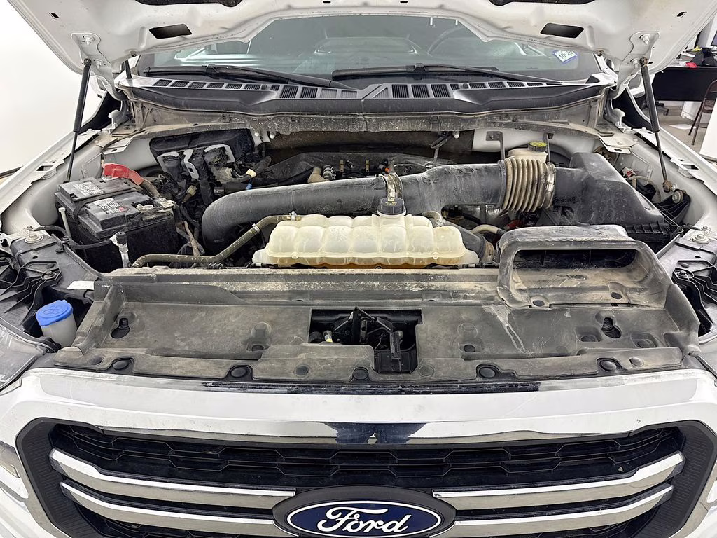 2024 Oxford White Ford F-150 Lariat 4X4 Truck