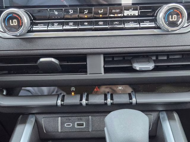 2026 White Sands Chevrolet Colorado Trail Boss 4X4 Truck