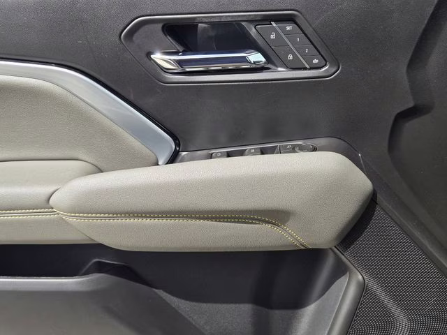 2026 White Sands Chevrolet Colorado ZR2 4X4 Truck