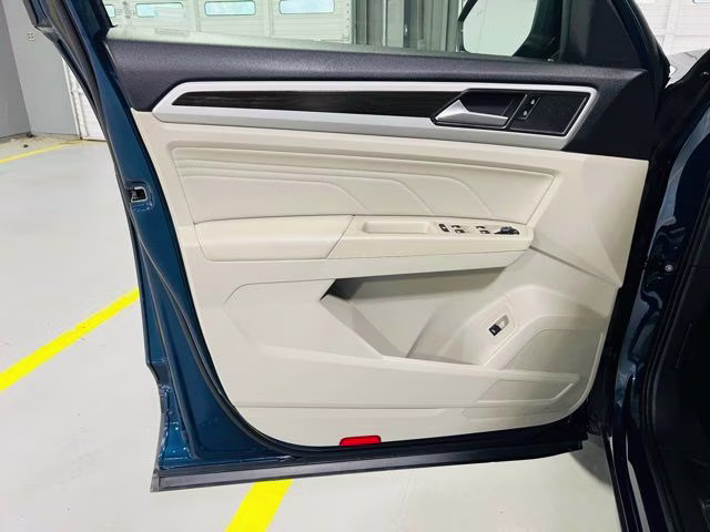 2022 Blue Volkswagen Atlas 3.6L V6 SE w/Technology AWD SUV