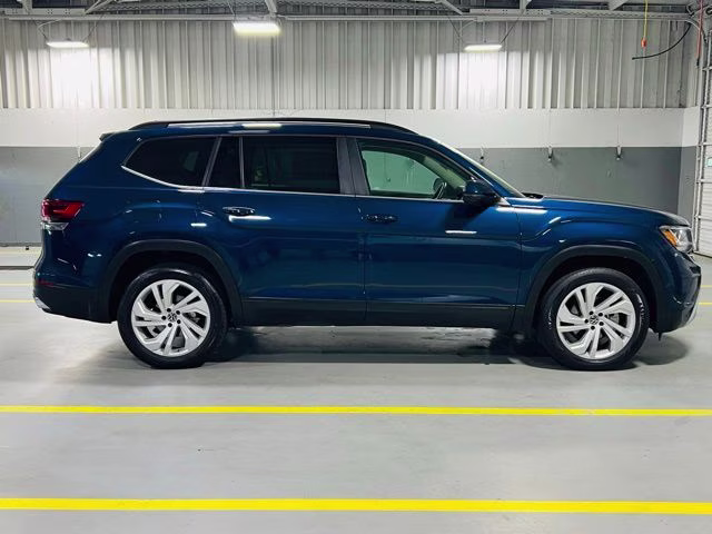 2022 Blue Volkswagen Atlas 3.6L V6 SE w/Technology AWD SUV