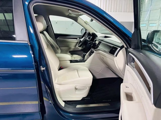 2022 Blue Volkswagen Atlas 3.6L V6 SE w/Technology AWD SUV