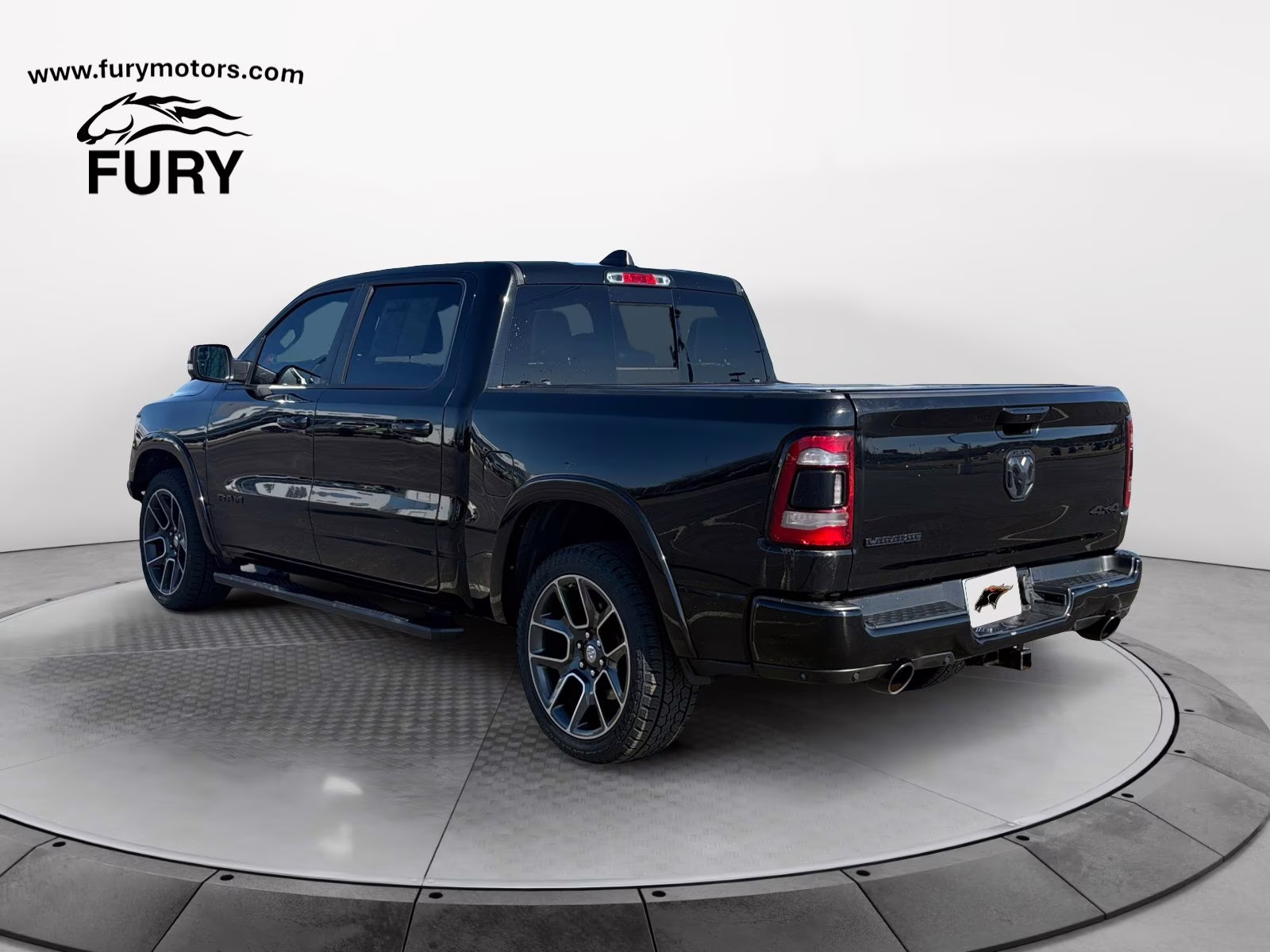 2019 Diamond Black Crystal Pearlcoat Ram 1500 Laramie 4X4 Truck