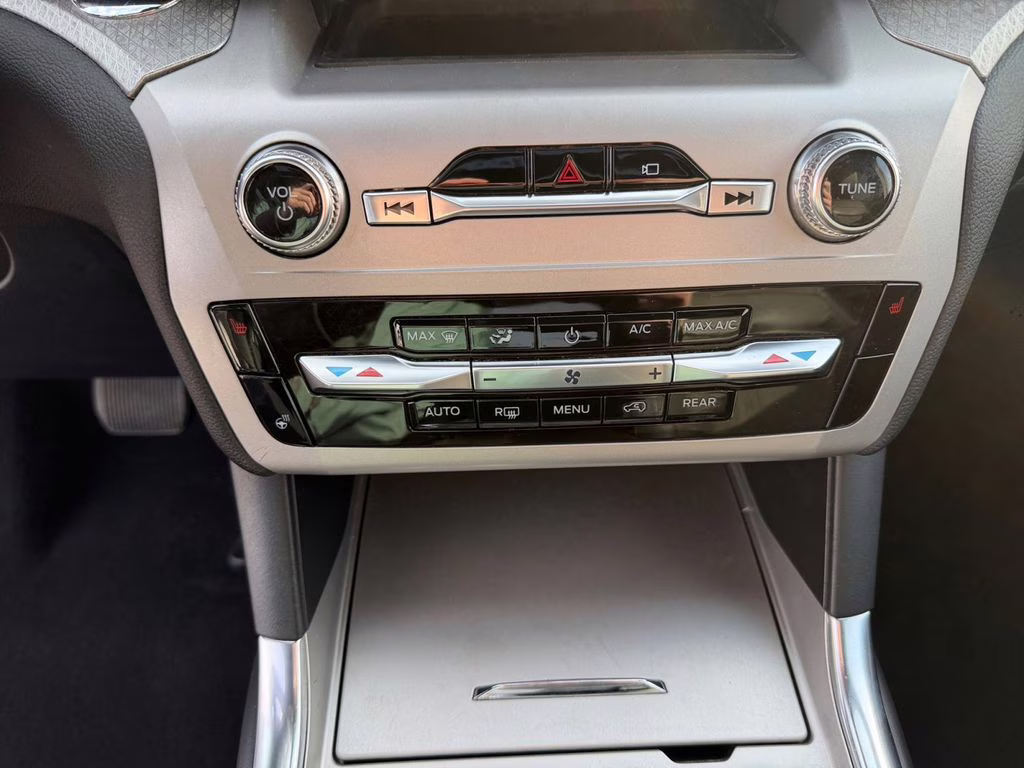 2022 White Metallic Ford Explorer Timberline 4X4 SUV