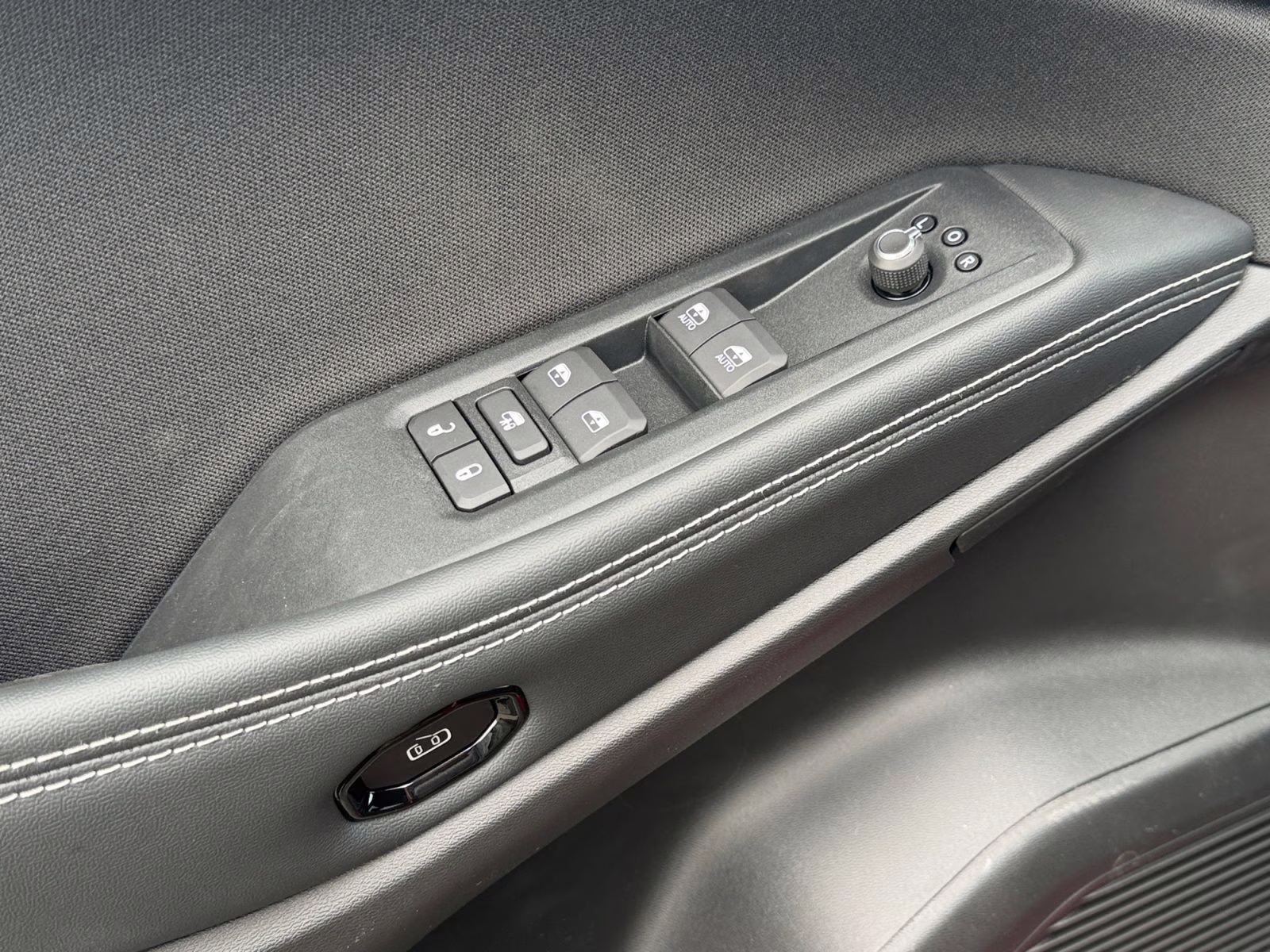 2026 Red Hot Pearlcoat Jeep Cherokee Laredo 4X4 SUV