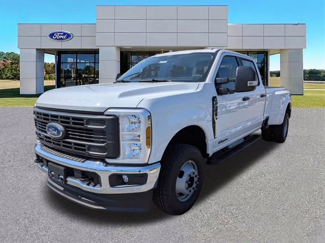 2026 Oxford White Ford Super Duty F-350 DRW XL 4X4 Truck