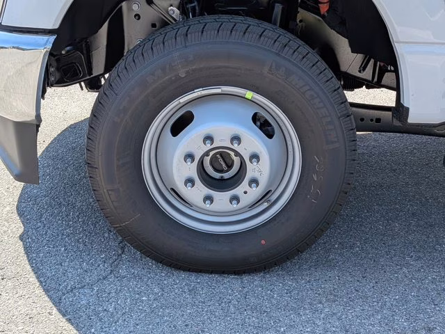 2026 Oxford White Ford Super Duty F-350 DRW XL 4X4 Truck