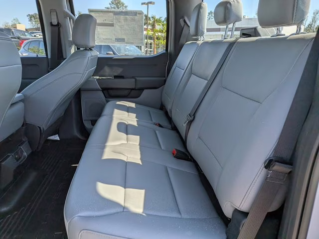 2026 Oxford White Ford Super Duty F-350 DRW XL 4X4 Truck