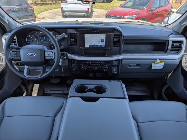 2026 Oxford White Ford Super Duty F-350 DRW XL 4X4 Truck