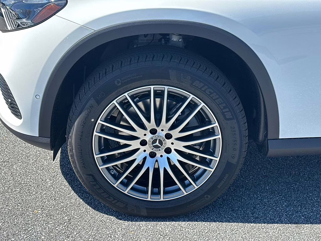 2026 105/149white Mercedes-Benz GLC GLC 300 AWD SUV