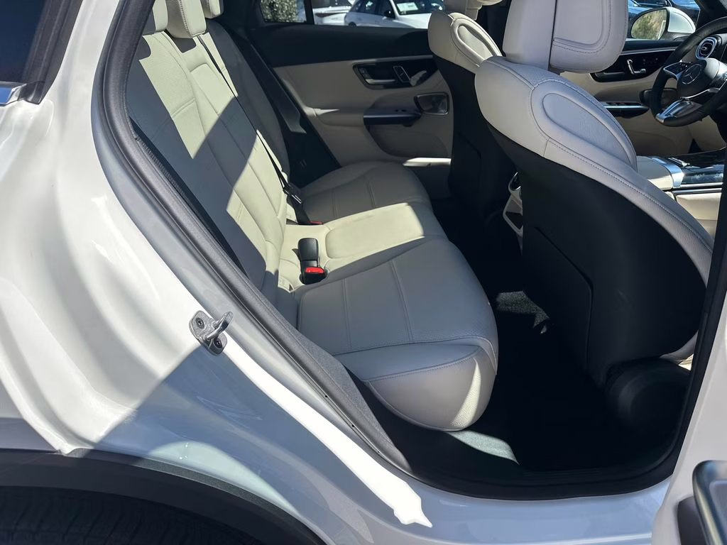 2026 105/149white Mercedes-Benz GLC GLC 300 AWD SUV