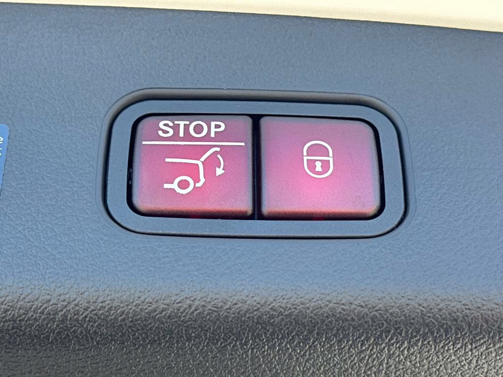 2026 105/149white Mercedes-Benz GLC GLC 300 AWD SUV