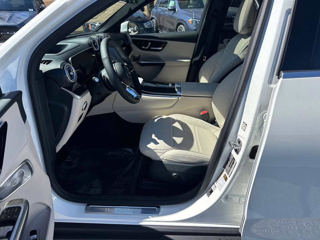 2026 105/149white Mercedes-Benz GLC GLC 300 AWD SUV